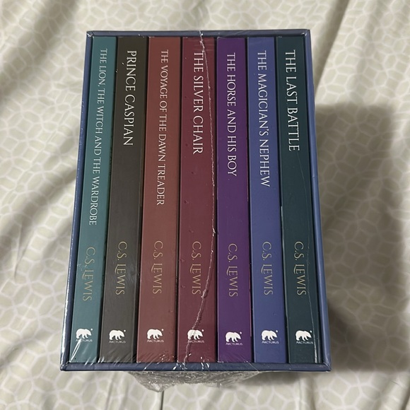 Chronicles of Narnia Boxed Set - Picture 2 of 2